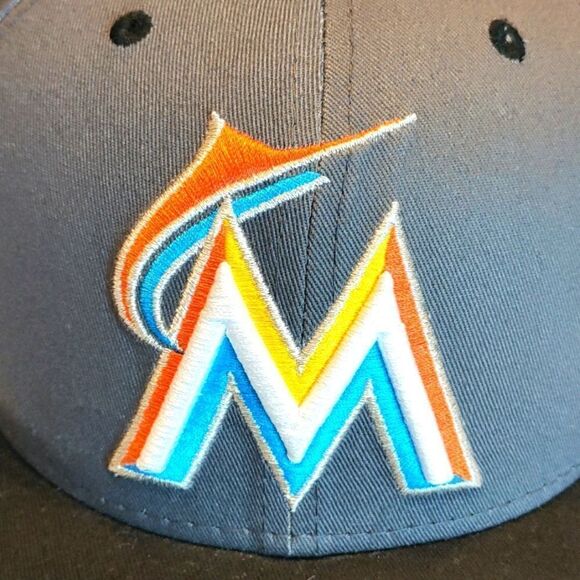 Miami Marlins Fitted Hat - Picture 3 of 7